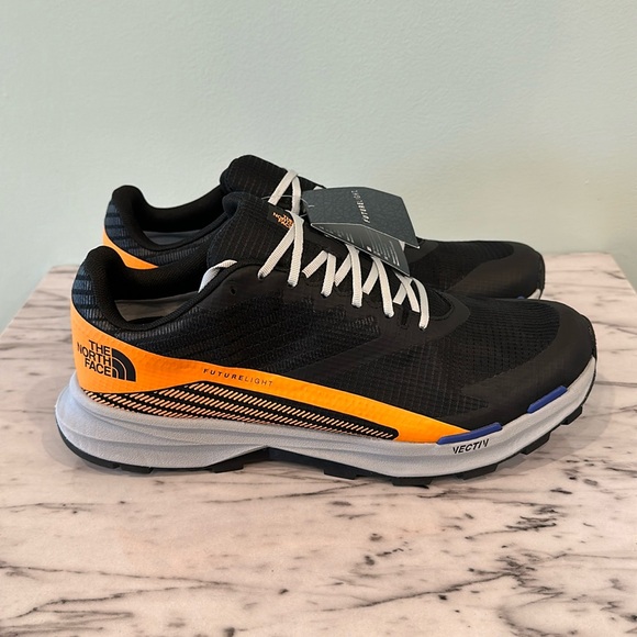 The North Face Men’s Vectiv Levitum FUTURELIGHT Trail Running Sneakers - Picture 2 of 12